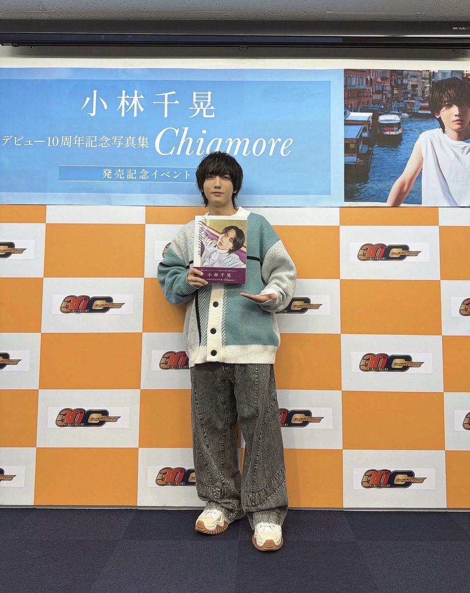 Chichichiakik's tweet photo. チアモーレ発売記念イベント初日ありがとうございました！
二部とも非常に楽しい時間でした。
10/19より始まるラッフルくじもよろしくお願いいたします！ https://t.co/AraxnaP3nE