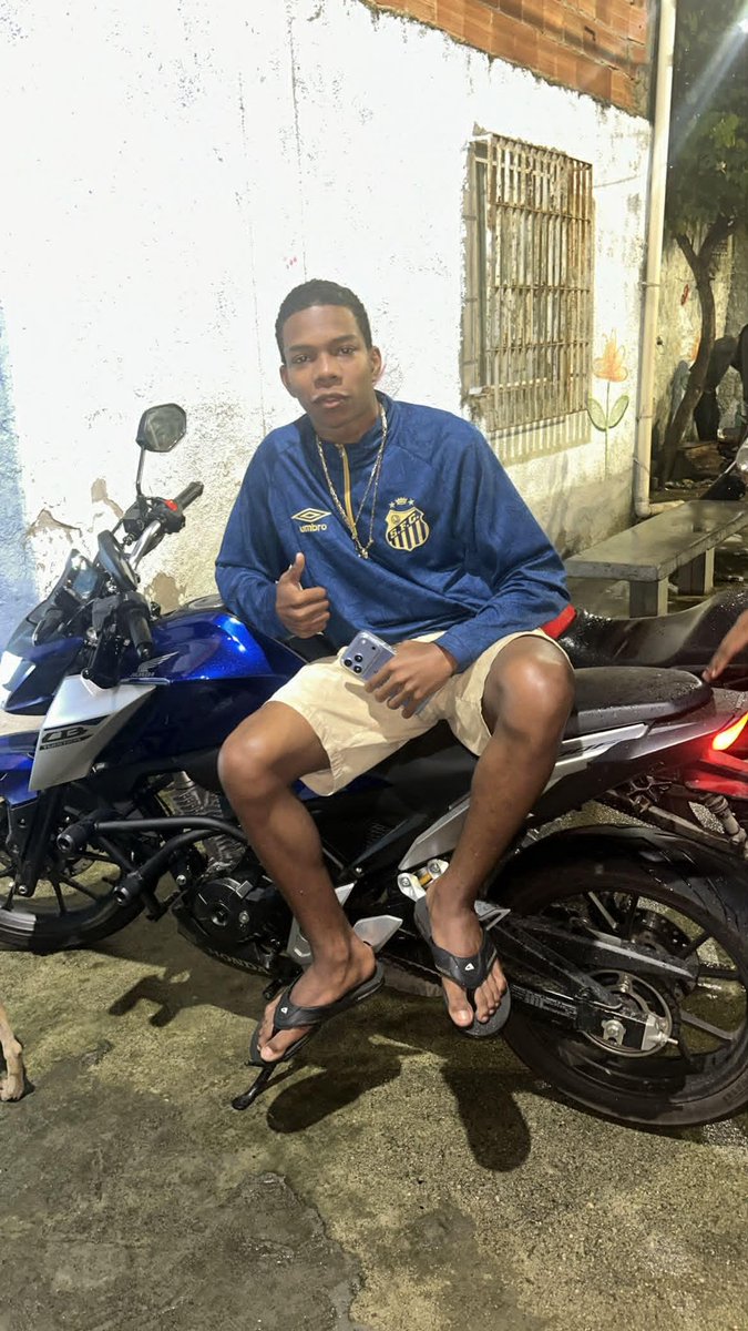 lorranbruxo's tweet photo. é só de luxo pai RLK jamela 🤟🏾😤😎💫 https://t.co/OYMC4ilfi6