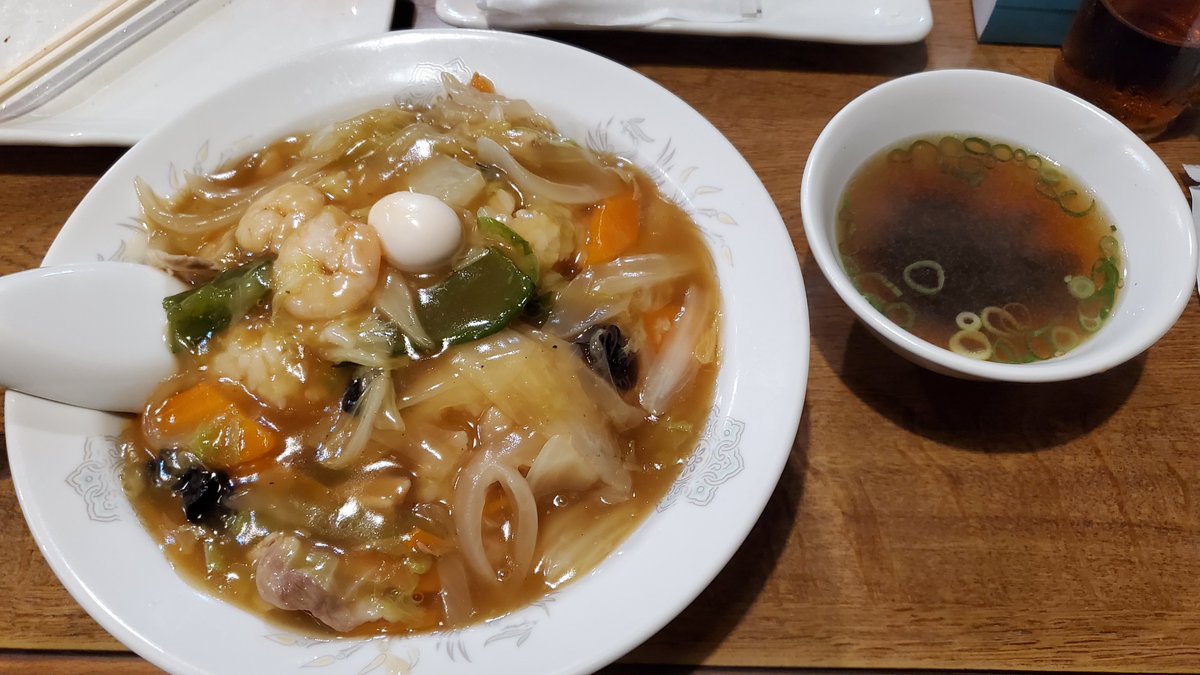 Infinity_diablo's tweet photo. 日曜日、中華料理屋さんFINAL‼️‼️
1時間前に2番手ポジションGET😅

材料ある分だけのメニュー制限と17時10分でSOLD OUT🤣🤣🤣

最後を飾るのは、中華丼と餃子🥟2枚と持ち帰りニラ炒めデース🍴😋✨

名残惜しけど、これで最後デスね～😂 https://t.co/AFGS23atyv