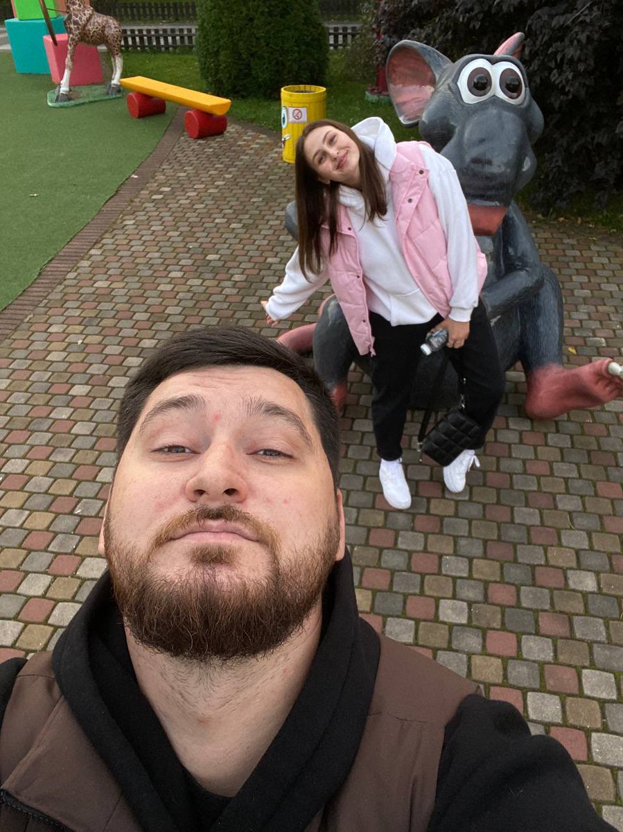 SolomonovLive's tweet photo. Я в роли розетки и моя любимая подруга😊 https://t.co/LaXbrkxzG0