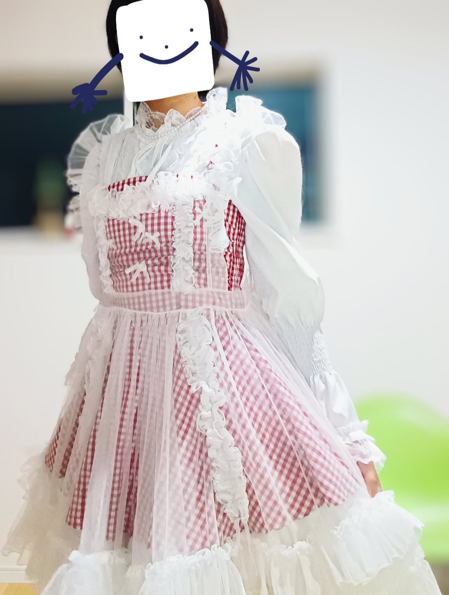 noichigo_0125's tweet photo. 気温難しくて爆裂悩み中
ハートのロゼッタ手作りしたよ〜
次はネイルの準備だ💅✨
#葛葉ブラッディコーデ https://t.co/I1RG4zYS4c