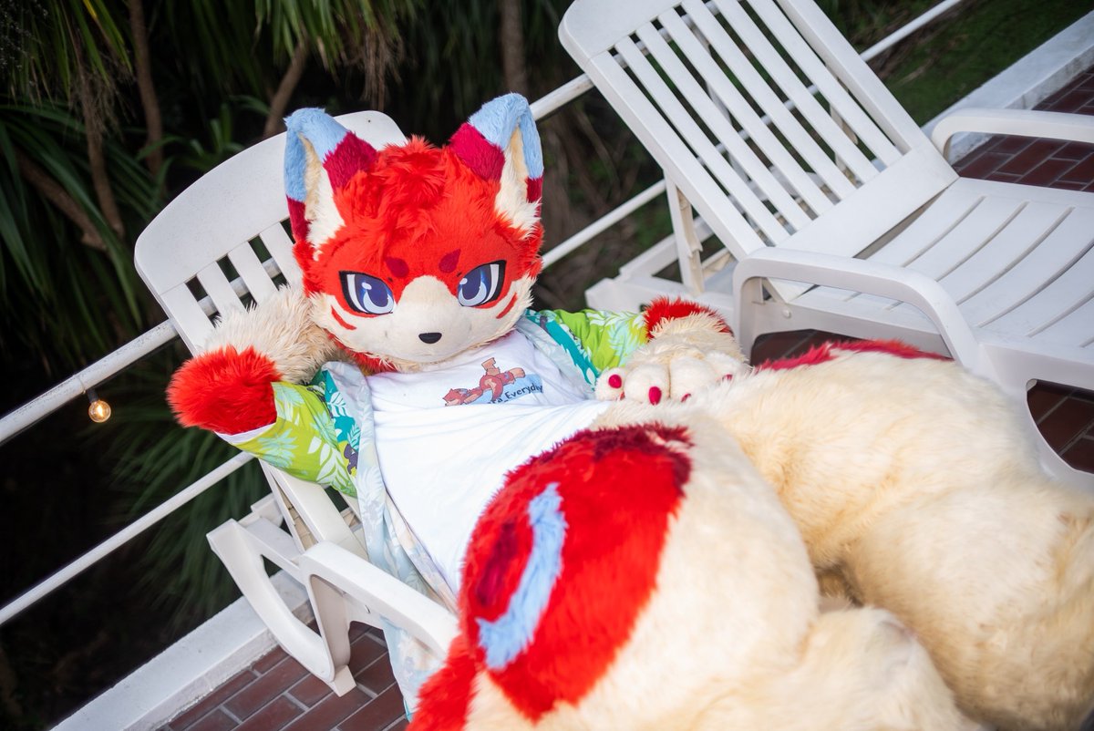 mohurashite's tweet photo. 最後に夏を満喫できた✨
#ドパチル1st 
#FursuitEveryday https://t.co/wbretp1LIF