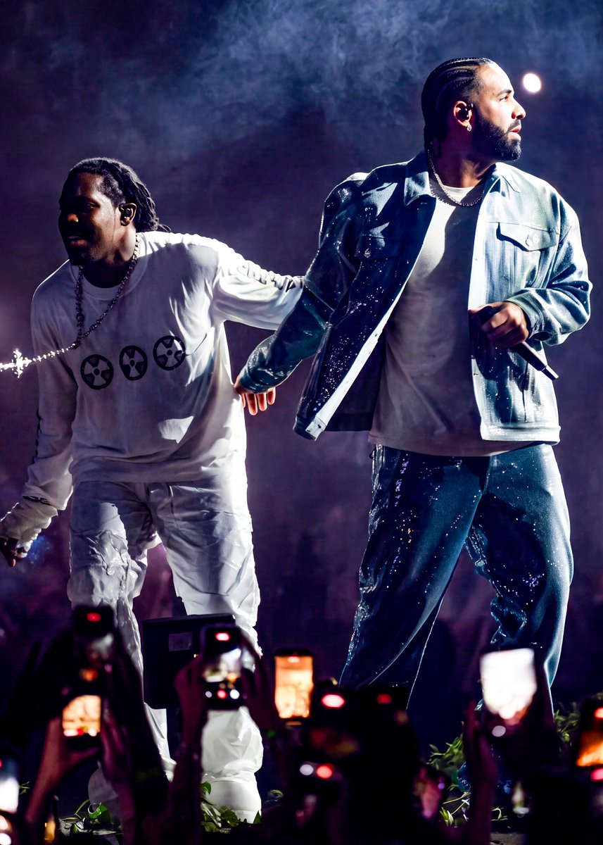 Rap's tweet photo. Drake &amp; Don Toliver’s “Solar Eclipse” has reached #1 WORLDWIDE on Apple Music‼️🌎

The track surpassed Taylor Swift to take the top spot. https://t.co/5FaJoFhiiA