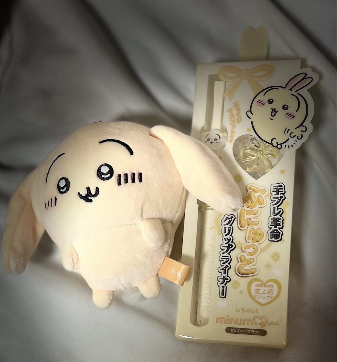 moon_kono_2's tweet photo. ずっと気になってたミニュムのアイライナーをちいかわコラボを機に買った https://t.co/0wLpQuTqlu