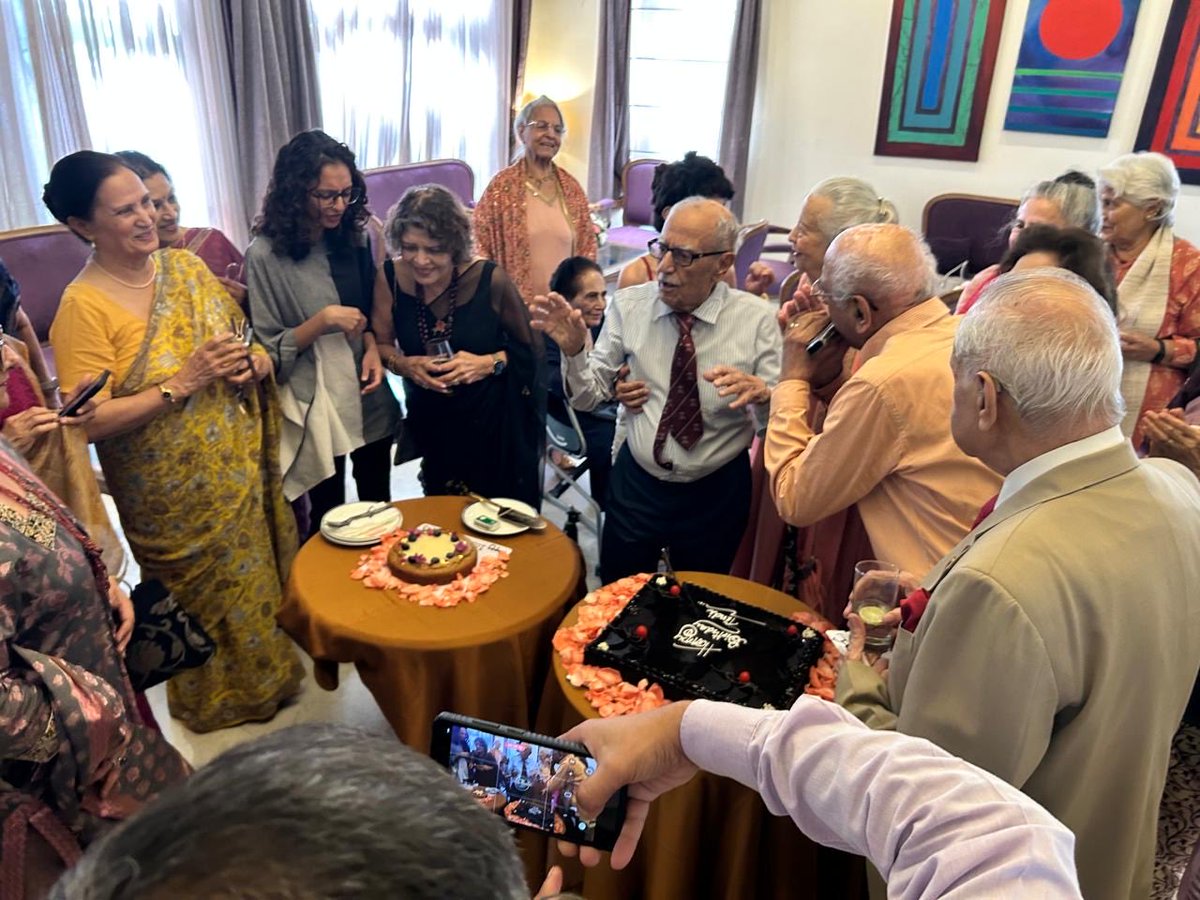 BombaySapperCol's tweet photo. 🇮🇳 *Celebrating a Life Full of Life! At 103 Years*

Born into a family of extraordinary military legacy—brother to Maj Som Nath Sharma, PVC, and Gen V. N. Sharma, Chief of the Army Staff—Lt Gen Surendra Nath “Tindi” Sharma carved his own remarkable path as a Paratrooper Sapper. From the battlefield and airborne operations to becoming Engineer-in-Chief, his life embodied courage, vitality and an unrelenting commitment to service. Even at 86, he continued to jump.

A life lived fully. A soldier’s spirit undiminished. A legacy that continues to inspire. 🫡🇮🇳
#BombaySappers
#IndianArmy
#CorpsOfEngineers
#LegacyOfValour