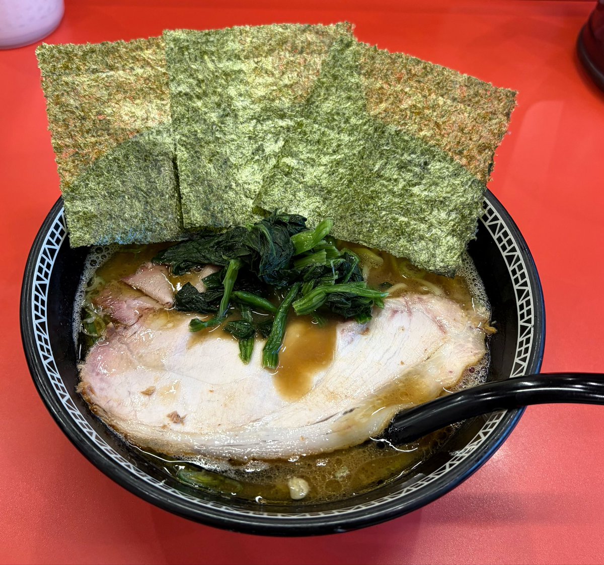 ym8441's tweet photo. 無性に家系ラーメンが食べたい時は❣️ #横浜家系ラーメン内田家 博多本店 https://t.co/wdtuMKQ2oK