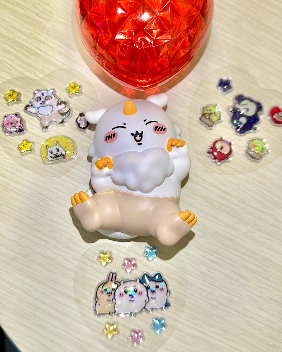 325_micco's tweet photo. ちいかわのシールガチャしたら1番欲しかったヤツ引けた🙌

あのことおデブトリオが嬉しい😊 https://t.co/72Ty8SvFO9