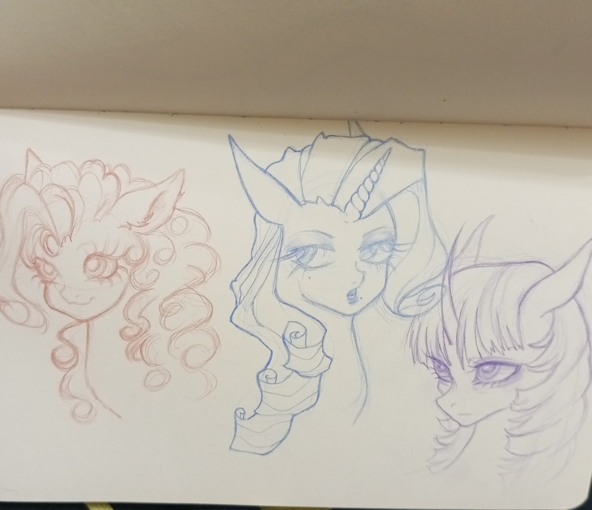 ZweifelMouse's tweet photo. some sketches with ponies ^^
#MLP https://t.co/RNE8qDYKXZ