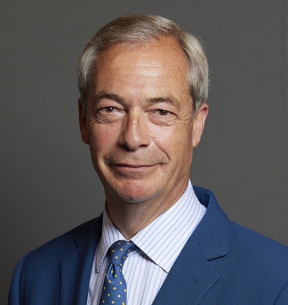 Elizabe83653545's tweet photo. Two leaders @Nigel_Farage , liar, narcissistic and self serving, hates the working class and Britain, promises everything, delivers nothing, calls a press conference at the drop of a hat to feed his ego and for the fame and steals Restore Britain policies and refuses to work with Rupert for the good of the country, to him, we’re DISGUSTING. @RupertLowe10 , down to earth, one of us, loves Britain and the British people, no razzmatazz when he speaks, just down to earth facts, release s his policies with dignity and honesty. Promised to give the rape gang survivors a voice, promise given, promise kept. This man will make Britain great again. If you have any sense and love this country and your family, VOTE FOR RUPERT LOWE and @RestoreBritain