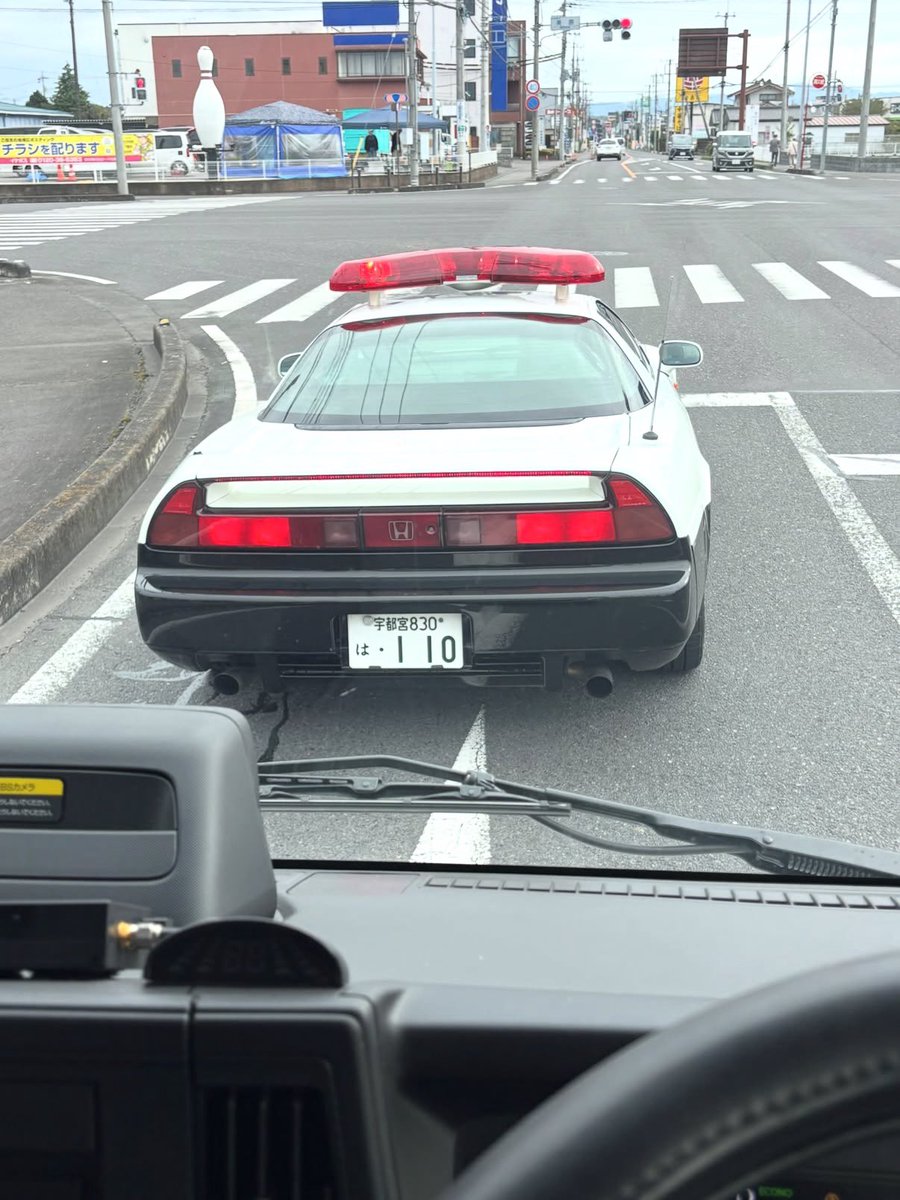 AshleyJ62727's tweet photo. この形のパトカー初めて見た https://t.co/FMoqoTV5JO