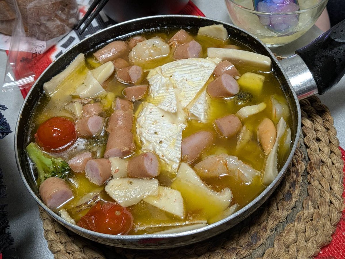 trpgmikan's tweet photo. (*ﾟ∀ﾟ)男3人集まったら

(*ﾟ∀ﾟ)そら酒盛りよ！！！飯はオレがつくった https://t.co/yhuYYWlq2M
