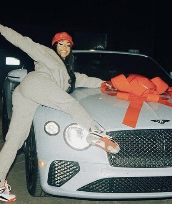 FrenchRapUS's tweet photo. 🚨 LE RAPPEUR QUAVO AFFIRME QUE DIEU LUI A PARLÉ !

Après sa rupture avec Saweetie, Quavo affirme que Dieu lui aurait demandé de récupérer la Bentley qu’il lui avait offerte 💀

« Parfois, Dieu te dit de reprendre quelque chose… tu ferais mieux d’aller le reprendre. » https://t.co/y74CQrbG9c