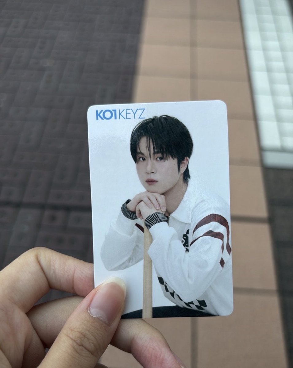 toook_1111's tweet photo. KO1KEYZ キュントゥグンPOP-UP ポップアップ CD購入特典 交換

譲）柳谷
求) 濱田

郵送で交換できる方お気軽にお声掛けください🙇‍♀️ #KO1KEYZ交換  #キュントゥグンPOPUP https://t.co/3ArK6QbluC