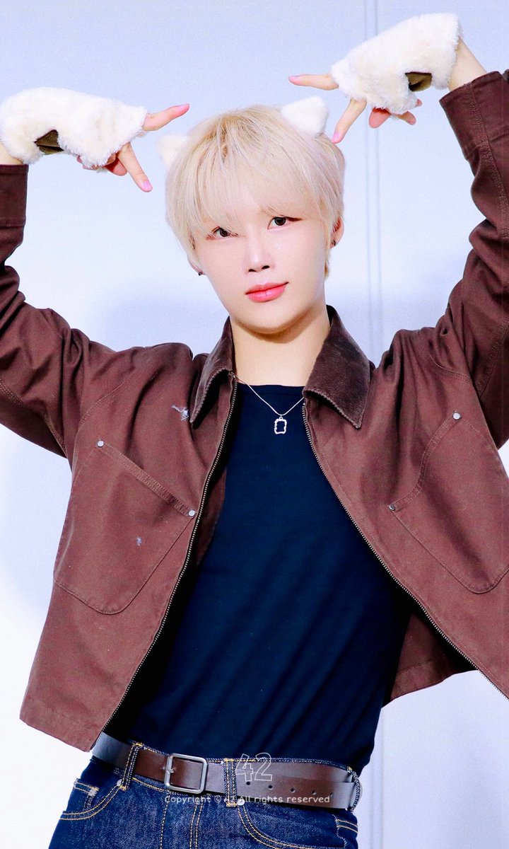 4MINJUN2's tweet photo. 261004 냥~

#나인아이 #NINEi #민준 #MINJUN
#민쭈니쭈니아쭈니쭈니아쭌 https://t.co/PjHTeo96zx