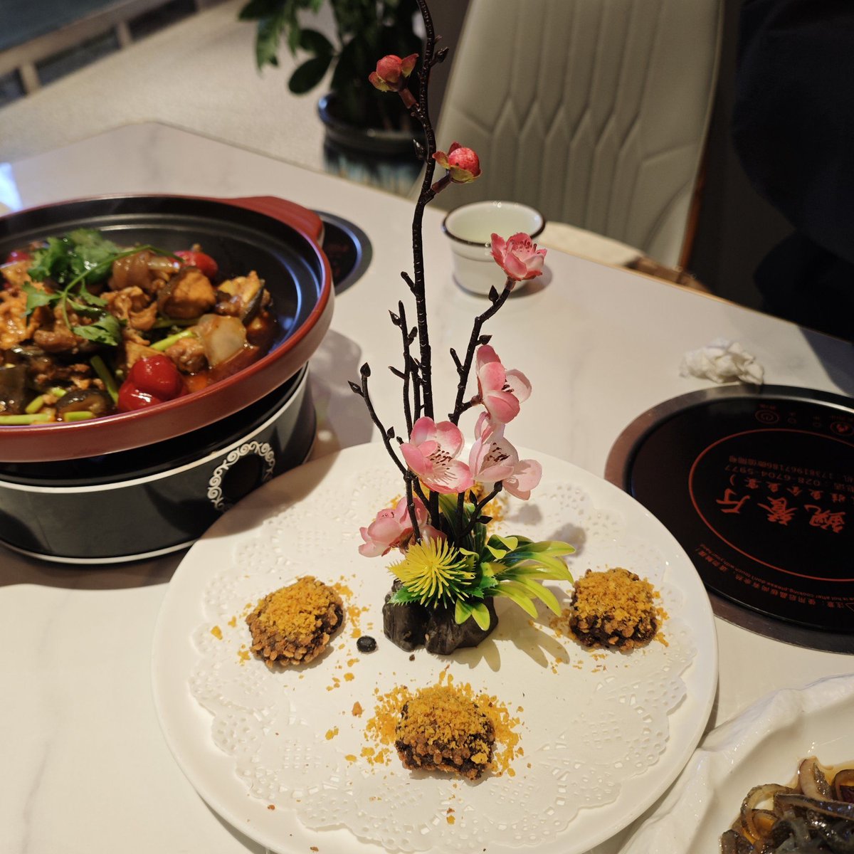 jhjh316's tweet photo. Sharing a warm tradition with friends—this festive treat with savory 谢, sweet 费, tender 卤, crispy 袒, and fragrant 端 flavors is the perfect pick-me-up! https://t.co/eRdoqZj1oM