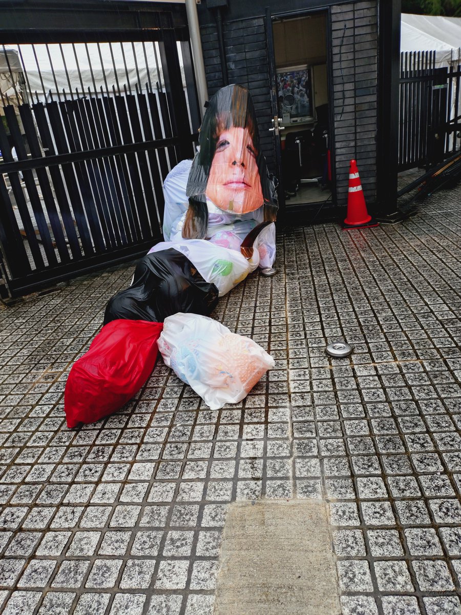 yabamomo's tweet photo. ほんこち！
お初グループ多めだったけど知り合いの言う通り楽しかったー！
明日も仕事だし体調考えて早めに帰宅🏠
次は羽田マジタン！ https://t.co/ot3HA4ez8M