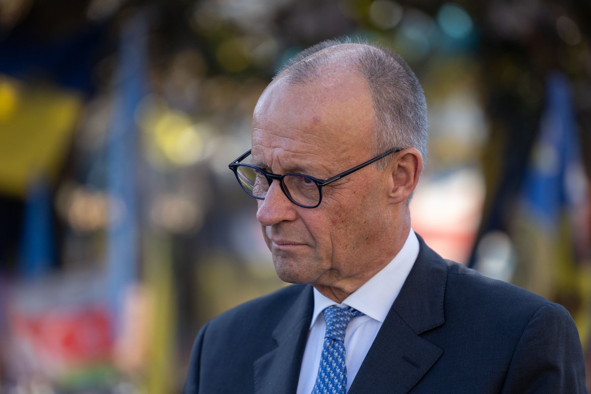 ZelenskyyUa's tweet photo. Federal Chancellor of Germany Friedrich Merz @bundeskanzler began his visit to Ukraine by honoring the fallen Ukrainian defenders. We appreciate this respect for our warriors and solidarity with the Ukrainian people. It is important that at this difficult time, Germany is standing with us – in support and in remembrance. Eternal honor to all defenders of Ukraine who gave their lives for the sake of Ukraine and all of Europe.
