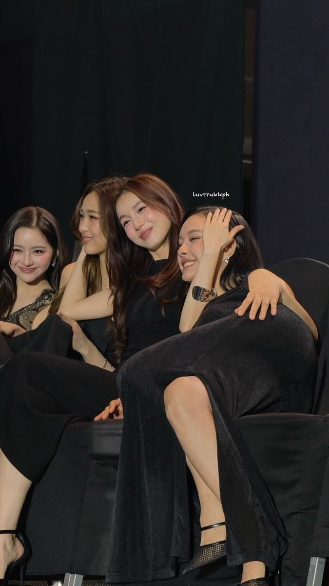 luvrrukkph's tweet photo. Loverrukk and her girls 💖

MILKLOVE GLAMOUR IN MANILA
#GirlRulesFMinManila
#MilkLove #มิ้ลค์เลิฟ https://t.co/8rRxV9tTgX