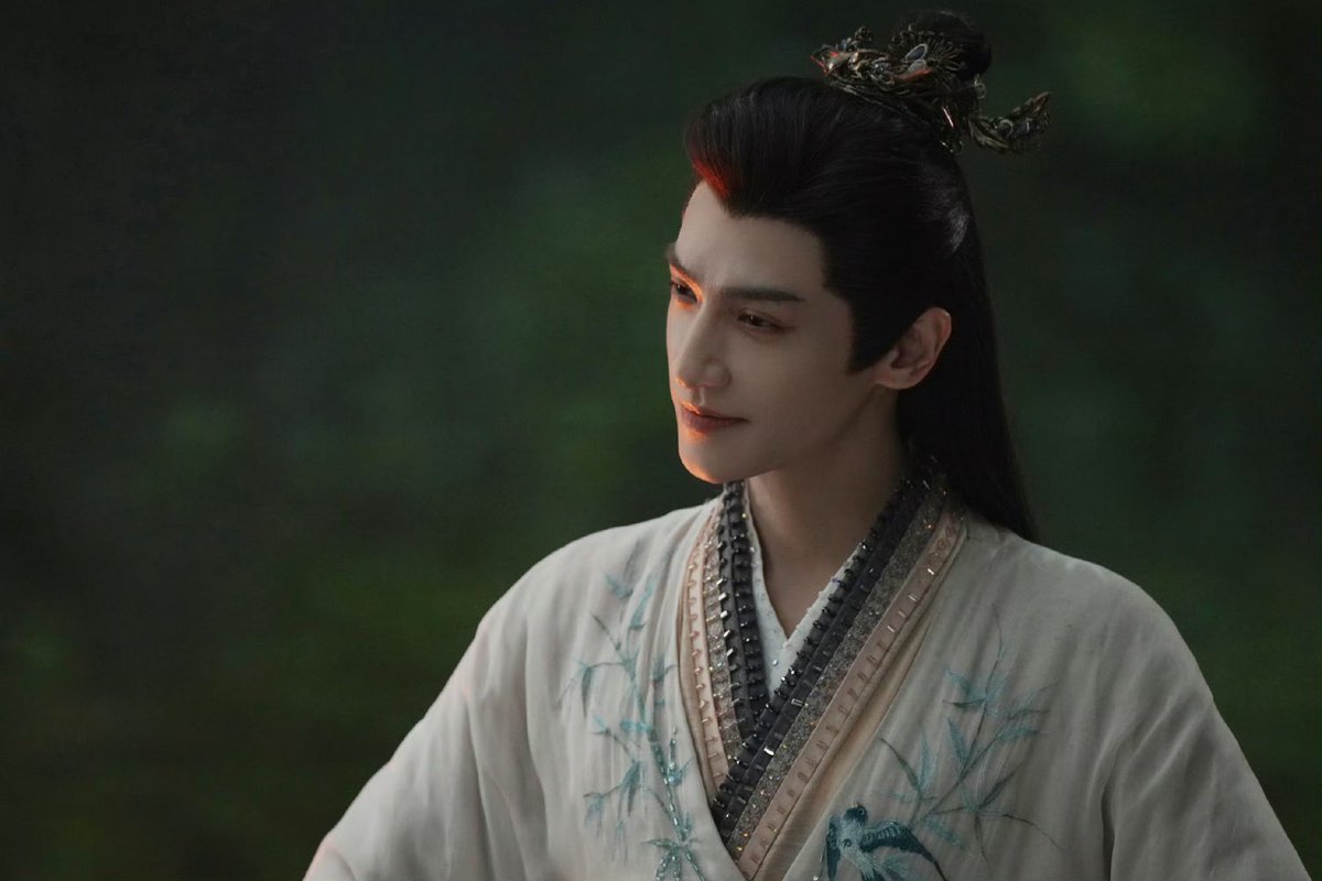 ThaiLuoshifen's tweet photo. 261004 หลัวอวิ๋นซีสตูดิโอ

#หลีซือ ออนไลน์

“ อาภรณ์สีอ่อนพลิ้วสะบัดตามสายลม ลุยตีกลองร่ายรำอย่างผ่าเผย
คุณชายชิงหยางท่วงท่าเปี่ยมด้วยจิตวิญญาณแห่งความทะนง เปี่ยมด้วยสง่าราศีและความงดงามอันเป็นเอกลักษณ์ ”

#หลัวอวิ๋นซี #罗云熙 #LuoYunxi #魅影神捕 #เทพมือปราบเงาปีศาจ

https://t.co/ZRcO2E4g4Z