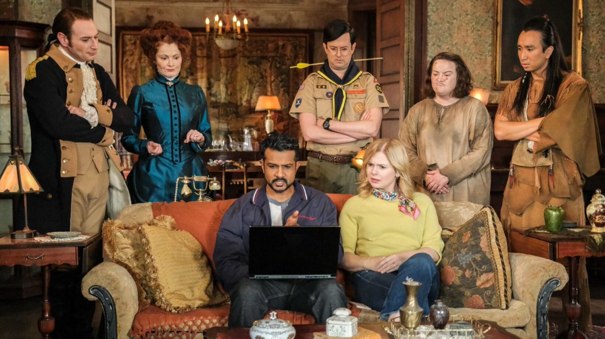 TarizSolis's tweet photo. Iseng nonton Ghosts di Netflix, eh malah keterusan karena lucu, nyenengin & comforting banget. Tiap episode adaaa aja yg bikin ngakak & terharu tipis-tipis. Gara-gara series ini malah jadi pengen temenan sama hantu di rumah buat diajakin ngobrol (tapi semoga mereka baik wkwkwk).

Ya, hantu di sini nggak serem. Mereka justru kocak, ramah bahkan suka menolong. Ceritanya tentang pasutri yg mewarisi sebuah rumah yg ternyata berhantu. Usai si istri jatuh dari tangga, dia tiba-tiba bisa melihat & berkomunikasi dengan para hantu. Dari sini, kedua belah pihak lantas memutuskan untuk saling membantu memecahkan masalah masing-masing.

FUN!