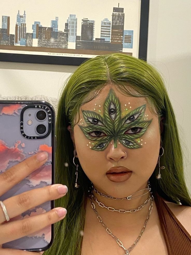 onetruelave's tweet photo. imagine spending two hours on this art and then having to wash it off 😭 https://t.co/Nxe9bPRHN9