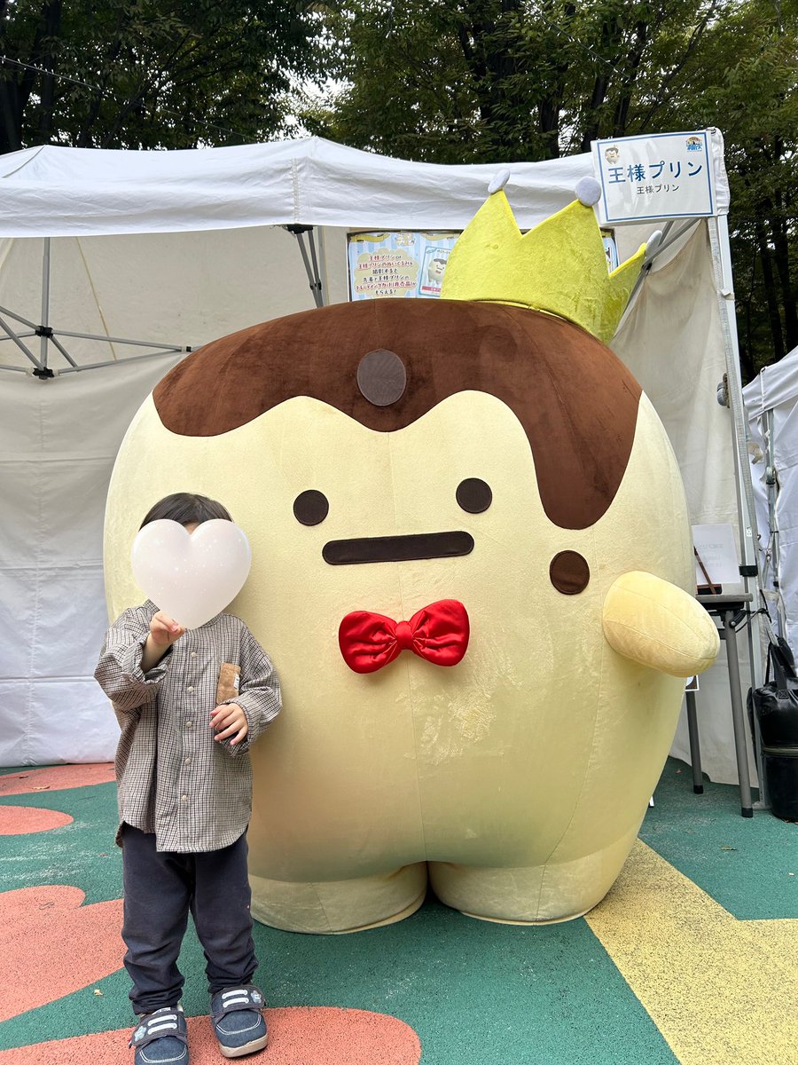 0819yuchan's tweet photo. 思ったより早く用事済んだから寄り道してみたら思ったよりキャラクターいっぱいいて写真撮りまくっちゃった😂
40近くと撮ってたよ😂 https://t.co/d0euyIF5CA