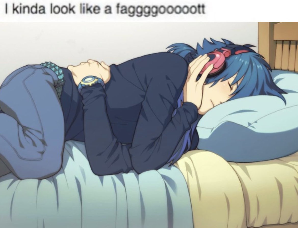 lapafaitdotcom's tweet photo. Lowk just emo and gay https://t.co/QRF7j4gh0z