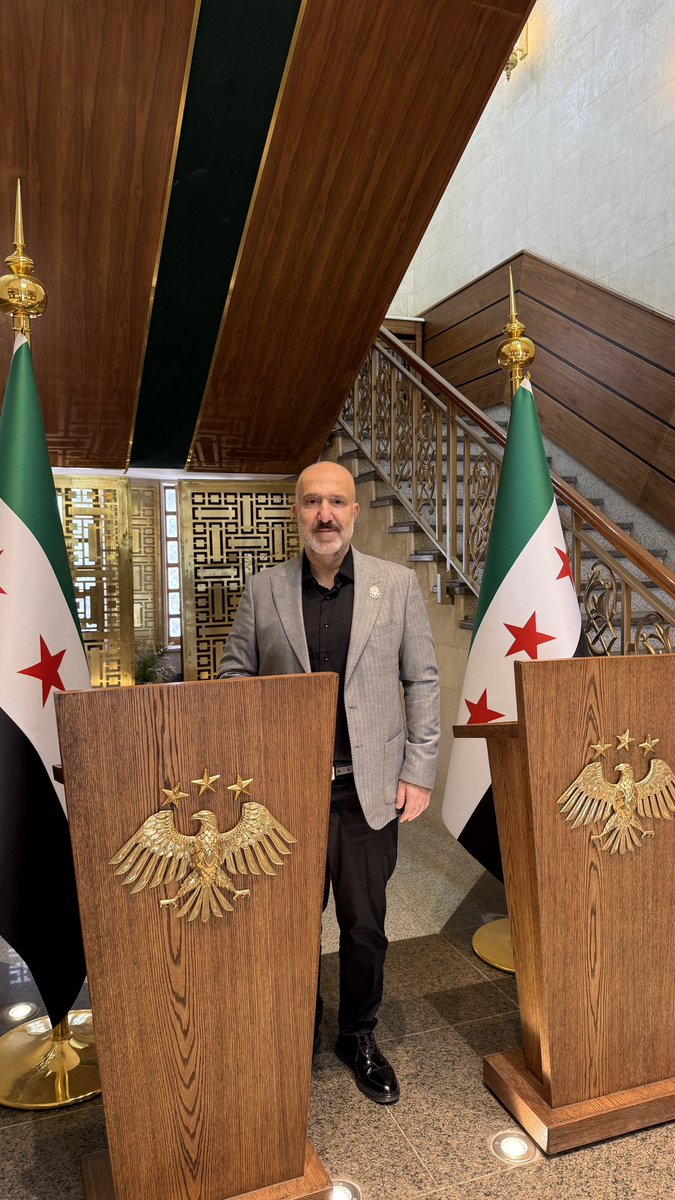 ORHANOSMANOGLU's tweet photo. Suriye’de Millet Meclisi’ni ziyaret ederek, Suriye Millet Meclisi Başkanı Dr. Abdülhamid Alawak (Haseke doğumlu) ve yardımcısı Dera Milletvekili Abdülmevla Alhariri Beyefendi ile samimi ve güzel bir sohbet gerçekleştirdik.

Türkiye’ye olan muhabbetleri ve Sultan II. Abdülhamid Han’a duydukları sevgi ve hürmet bizleri ziyadesiyle memnun etti. Nazik kabulleri için kendilerine teşekkür ediyorum.🇹🇷🇸🇾