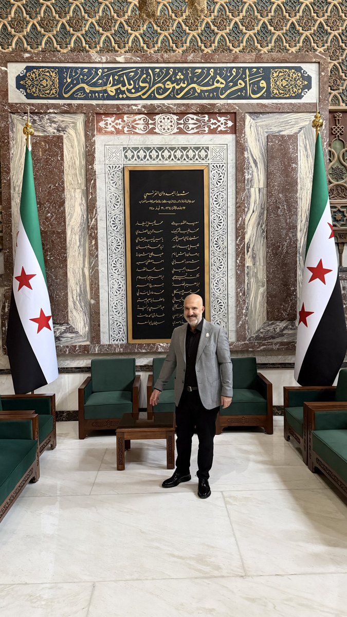 ORHANOSMANOGLU's tweet photo. Suriye’de Millet Meclisi’ni ziyaret ederek, Suriye Millet Meclisi Başkanı Dr. Abdülhamid Alawak (Haseke doğumlu) ve yardımcısı Dera Milletvekili Abdülmevla Alhariri Beyefendi ile samimi ve güzel bir sohbet gerçekleştirdik.

Türkiye’ye olan muhabbetleri ve Sultan II. Abdülhamid Han’a duydukları sevgi ve hürmet bizleri ziyadesiyle memnun etti. Nazik kabulleri için kendilerine teşekkür ediyorum.🇹🇷🇸🇾