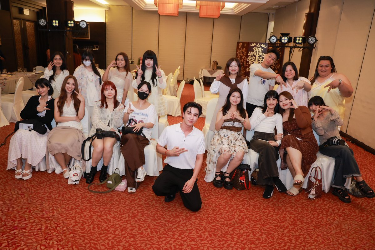 DrAllyBrand's tweet photo. สำหรับงาน https://t.co/aVPVowaT3x Pai Aew Tuay Kan Chiang Mai with Perth ในครั้งนี้ ต้องขอทุกท่านที่มาร่วมทริปในครั้งนี้ด้วยกันนะคะ หวังว่าทุกคนจะได้รับความสุขในทริปนี้กลับไปด้วยกันนะคะ หากงานในครั้งนี้ผิดพลาดประการใด ขออภัยไว้ ณ ที่นี้ด้วยนะคะ แล้วพบกันโอกาสถัดไปนะคะ ✨🙇🏻‍♀️🤍

PERTH PAIAEW CHIANGMAI
#DrAllyinCNXwithPerth
#PerthTanapon #KDPPE