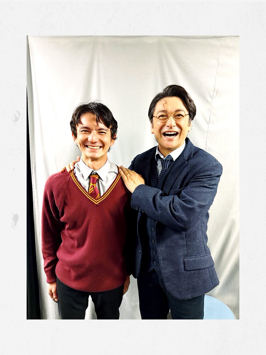 chiba_kazuma's tweet photo. 舞台『ハリー・ポッターと呪いの子』

石丸幹二さんがご卒業。
励みになる言葉をたくさんかけてくださり、あったかい気持ちになりました！気品溢れ、まさに今作にぴったりな英国紳士のよう。これまで本当にお疲れ様でした！

どうかお元気で。

#ハリポタ舞台ラスト #ハリポタ舞台 
#呪いの子 https://t.co/s0ZbfrHFBm