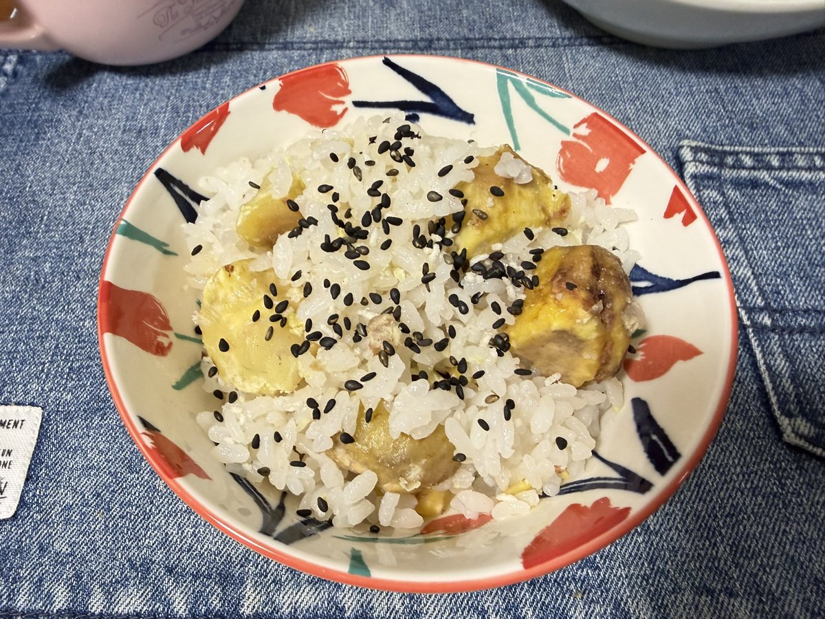 StayInYesterday's tweet photo. 栗ごはーん

#栗ごはん https://t.co/4uwCxsV1ZL
