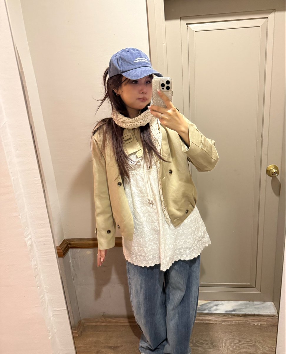 missp_mystaery's tweet photo. outfit6: ชุดไปขึ้นบอลลูนที่ชอบมาก แต่ใส่แปปเดียวและไม่ได้ถ่ายเห็นทั้งตัวขนาดนั้น😔

- เดรส ronnie beachtown คือถ้าจะมีชุดของรอนนี่ซักตัวแนะนำเดรส เราใส่บ่อยมาก dress over jeans โคตรคิ้วท์;-;
- กางเกงยีนส์ something apparel
- ผ้าพันคอเพิ่มความน่ารัก https://t.co/01KNEiiImO