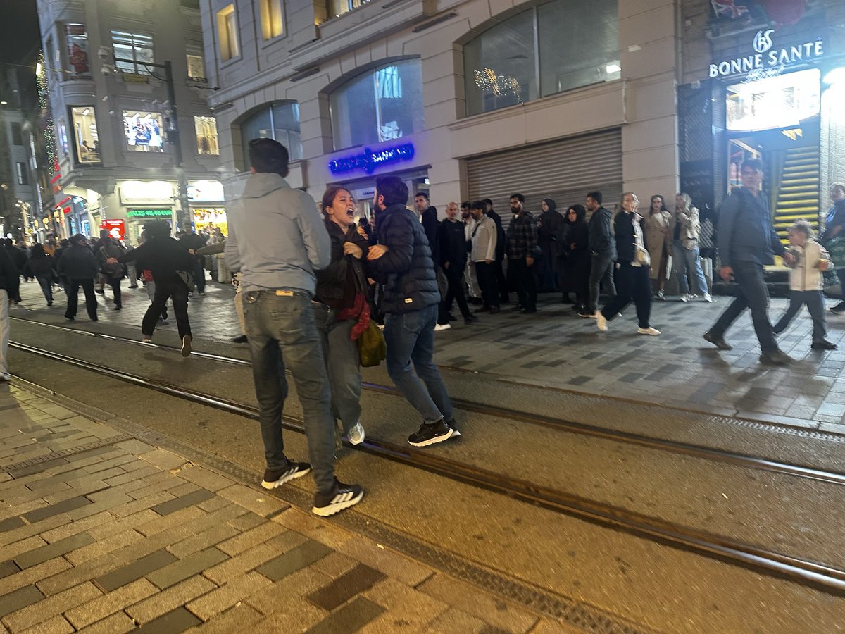 kepenekevrimm's tweet photo. “Holding düzeninde emekçiler ölüyor” dediler gözaltına alımdılar. https://t.co/G3btktlDGU