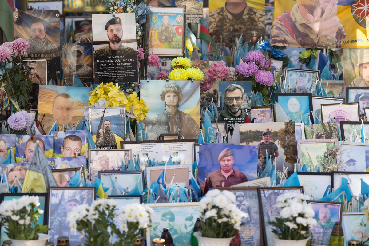 ZelenskyyUa's tweet photo. Federal Chancellor of Germany Friedrich Merz @bundeskanzler began his visit to Ukraine by honoring the fallen Ukrainian defenders. We appreciate this respect for our warriors and solidarity with the Ukrainian people. It is important that at this difficult time, Germany is standing with us – in support and in remembrance. Eternal honor to all defenders of Ukraine who gave their lives for the sake of Ukraine and all of Europe.