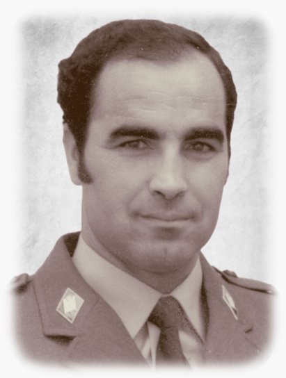 vctorst2's tweet photo. Un día como hoy de 1988 los #GRAPO asesinaron en #Madrid al @policia BERNARDINO ORTEGA RANSARIZ. 

Los terroristas aparcaron frente a una oficina del DNI y uno de ellos disparó contra el agente que custodiaba la entrada.

#MEMORIA https://t.co/MavmRVJW07