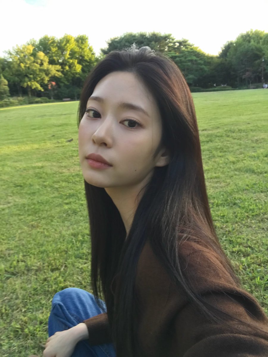 KMJUpdates's tweet photo. 261004 | Kim Minju Instagram Update

"날씨가 좋으면"

🔗https://t.co/DCAKRW5h5w

#김민주 #KimMinJu @minju_official_ https://t.co/EMcOyNAXNE
