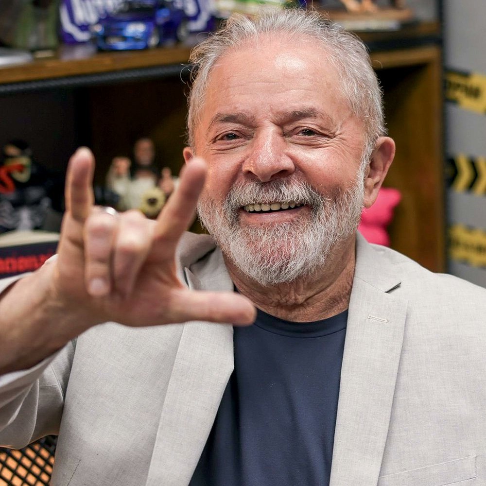 sboficial's tweet photo. 🚨 Lula venceu o 1º turno na China. #Eleicoes2026 https://t.co/HQVjNy8tpm