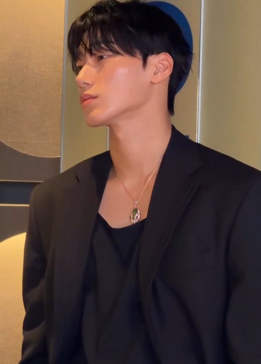 ATEEZUD's tweet photo. [THREAD] SAN at Bang&amp;Olufsen's First Lounge in Korea

 Media Related Updates Direct Links List

• Interact to all the contents compiled in the list
— LIKE / COMMENT / SHARE / SAVE

#ATEEZ #에이티즈 #CHOISAN @ATEEZofficial https://t.co/pqVmMeXhvs