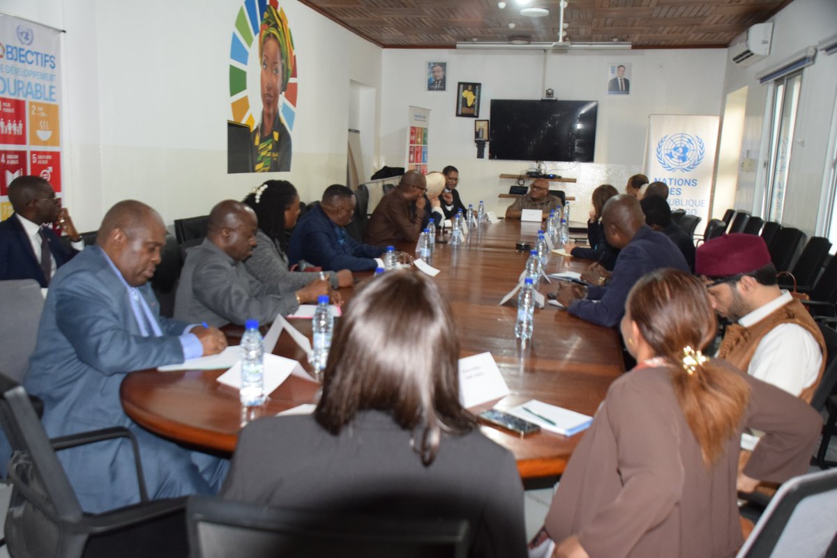 UN_UNOCA's tweet photo. Suite des échanges diplomatiques du Représentant spécial pour l’Afrique centrale, Mohamed El-Amine Souef, avec le Groupe des ambassadeurs africains en République du #Congo. La rencontre a permis des échanges francs et constructifs autour d’un objectif commun : renforcer la paix, la sécurité et le développement durable en Afrique centrale et sur le continent