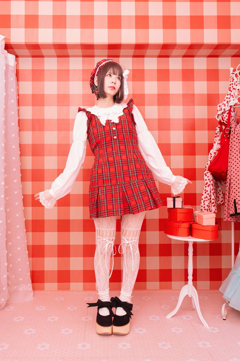 rei_hrs's tweet photo. Vina of the valley (@Vinaofthevalley )🖤❤️

このニットリボン、義母さまが編んでくれたのが可愛くて可愛くて付けるのを心待ちにしていたのです🥰💓

୨୧┈┈┈┈┈┈┈┈┈┈┈┈┈┈┈୨୧
📷▶︎ @negitorodazoo 
studio▶︎ @studio_otome 
👗▶︎ @Vinaofthevalley https://t.co/leidTCfj70