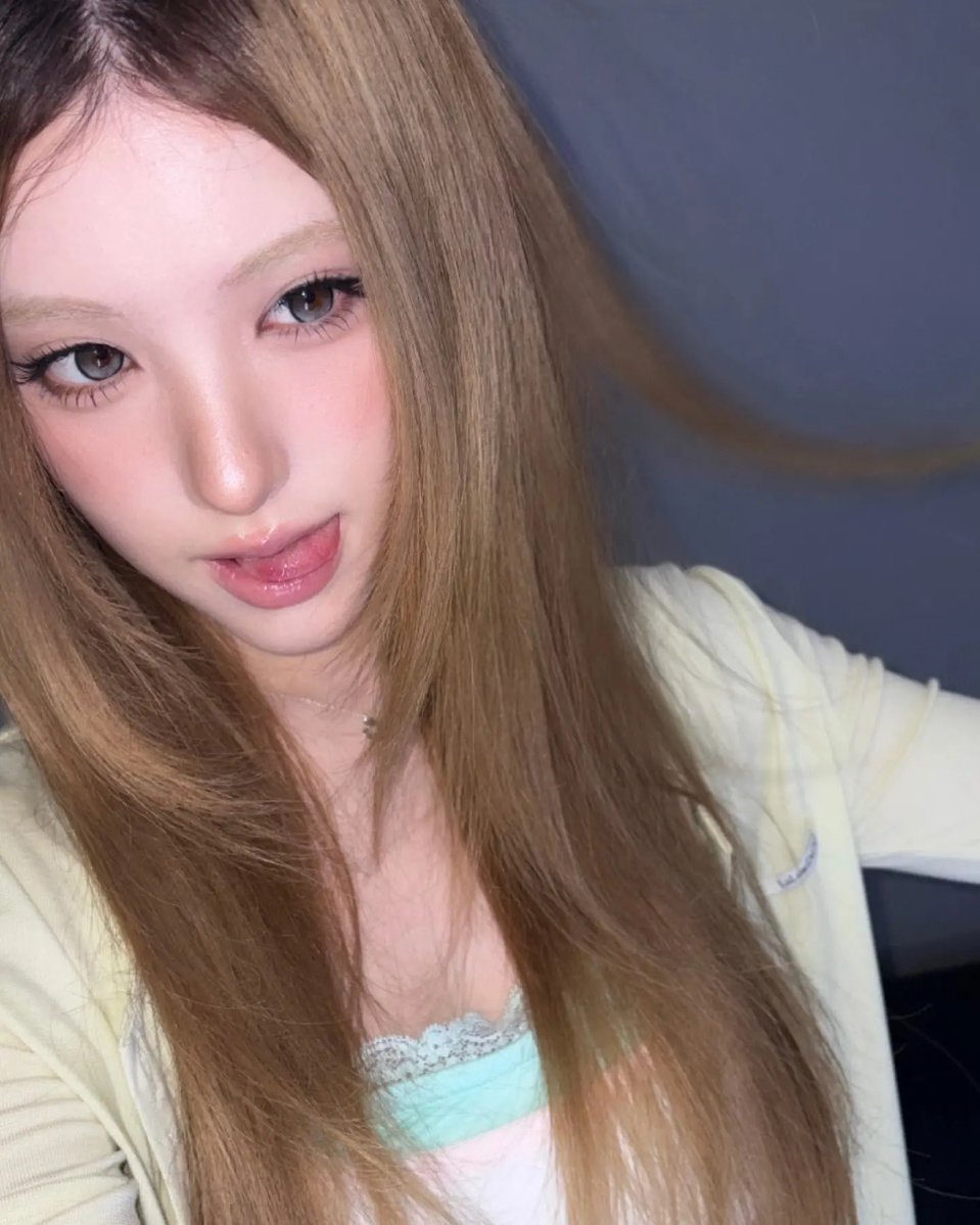 osadnd's tweet photo. 이런 느좋셀카 마니줘서 넘 조음♡♡ https://t.co/URH8NE6J8c