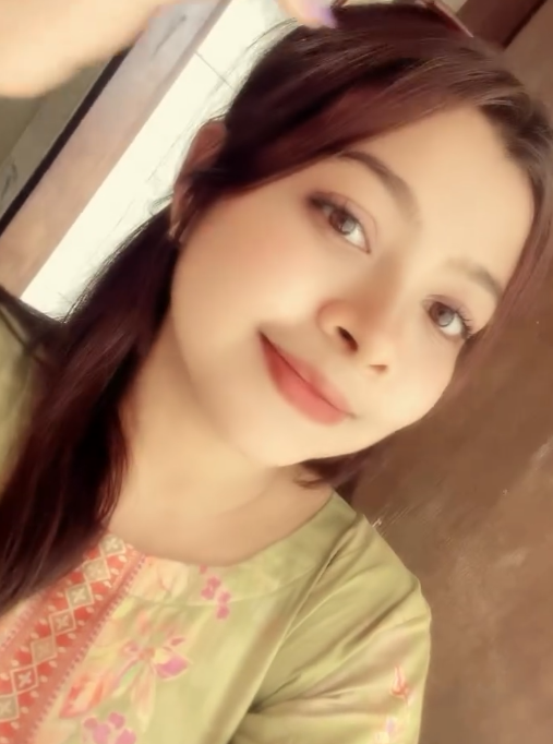Tabassumqb's tweet photo. ✨ হাসিটাই আমার পরিচয় https://t.co/vIrYG7X2Hv
