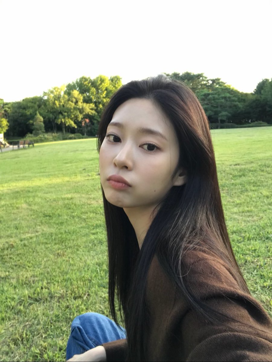 saveminju025's tweet photo. 🤎 https://t.co/dJIGHWNYSR
