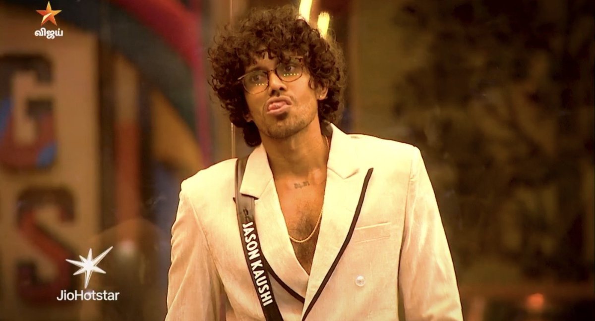 padmavinod's tweet photo. #BiggBossTamil10
Why channel is hyping this clown https://t.co/of95yMBvDs