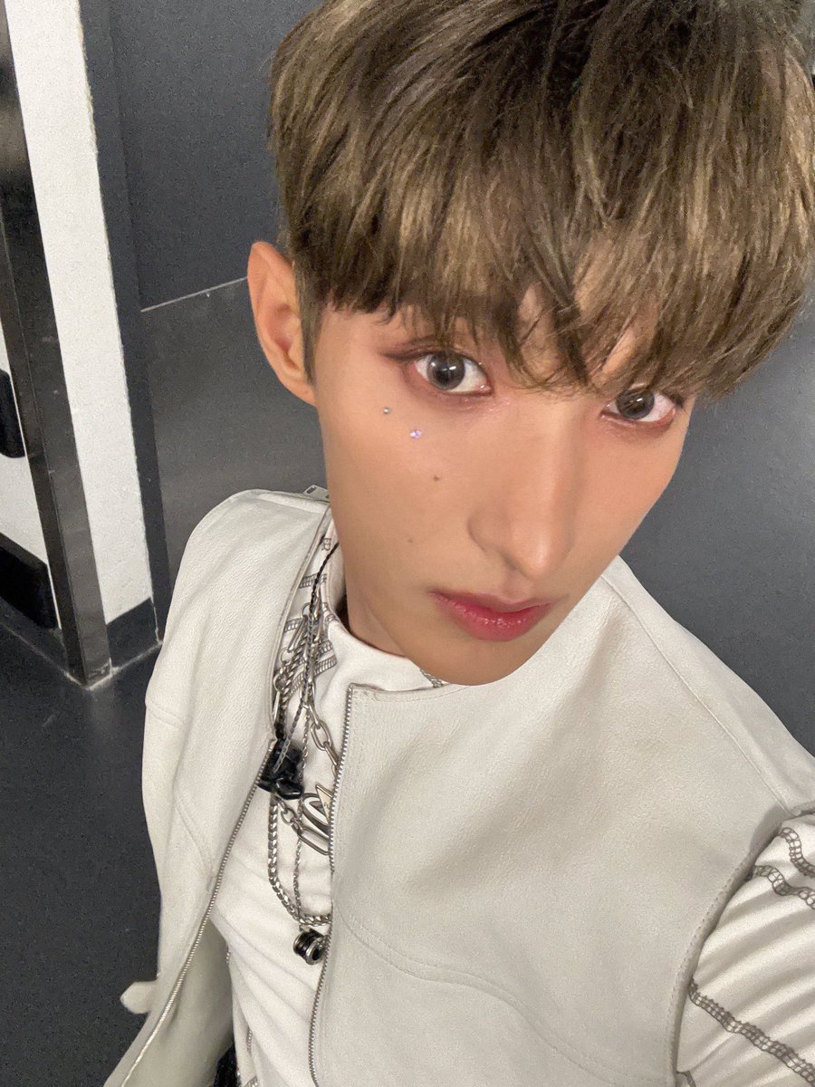 Rockstar__DK's tweet photo. 2026.09.30

D-524 https://t.co/3yGSHzhAVj