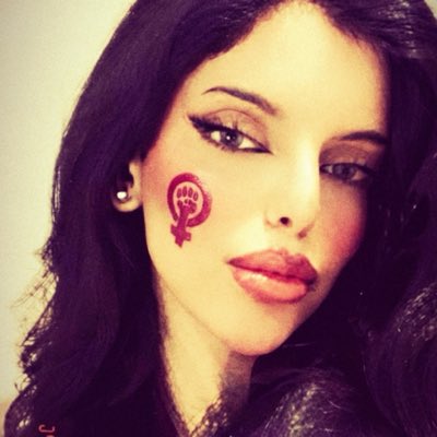 20noniqab30's tweet photo. #NewProfilePic #٢٠٣٠_بلا_نقاب4 شوفوا وش سويت 💕💕💕 https://t.co/RnncS50WM3