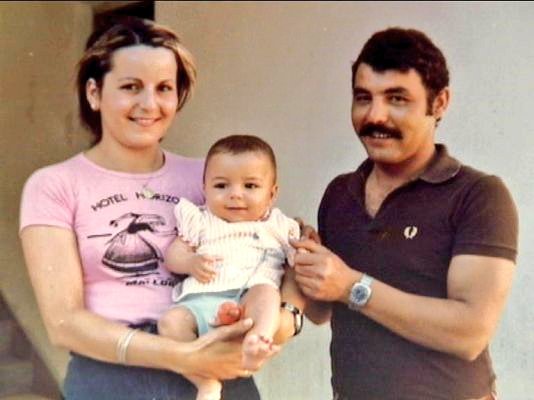 CarlosDeUrrecha's tweet photo. "Me quedé viuda con un niño de 3 años y otro de 2"
Dña Manuela, viuda del Cabo GC D. Avelino Palma Brioa asesinado junto al Cabo 1°GC D. José Luis Vázquez Plata y GC D. Ángel Prado Mella en Salvatierra por los cobardes de ETA

"Sólo llevábamos 1 mes allí" https://t.co/0BMoQCw8DS https://t.co/KuIIsOryst