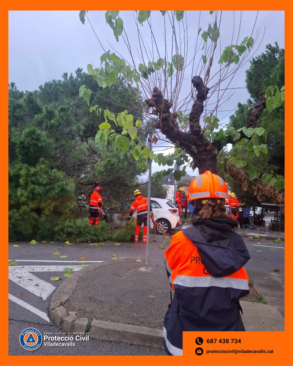 PCViladecavalls's tweet photo. 🌧️ Com a conseqüència de l’emergència #INUNCAT, des d’ahir a les 18 h un equip de 2 voluntaris amb un vehicle està de guàrdia al municipi.
🚨 Fins a les 11.30 h hem donat suport en 2 incidències, en coordinació amb Bombers i Policia Local.
#Viladecavalls #ProteccioCivil https://t.co/NOs0E53KJQ