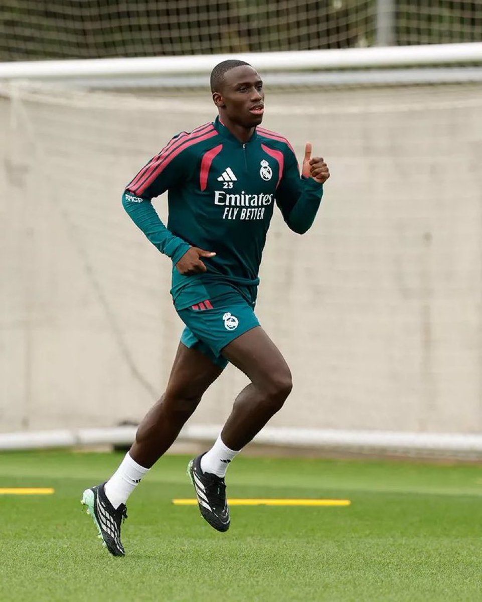 theMadridZone's tweet photo. 🚨💣 BREAKING: Ferland Mendy is very close to RETURNING. @diarioas https://t.co/y2DyN8Ko7g